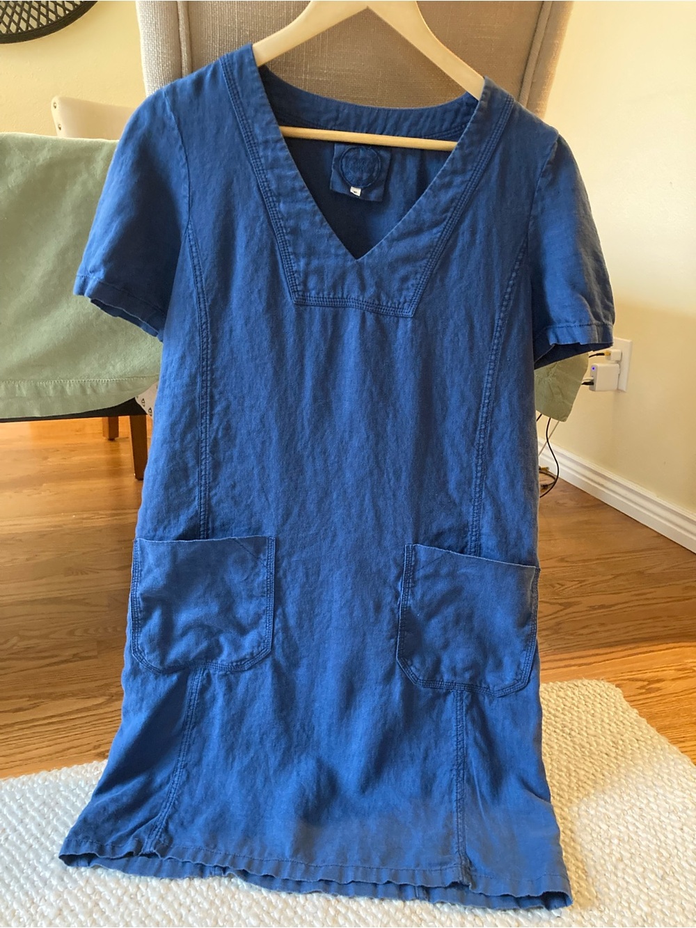 100% Linen V-Neck Mini Dress in Navy Blue